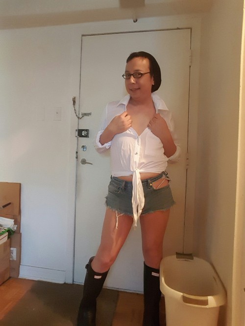 culasiat:    Please repost to help me become a full fledge sissy. 