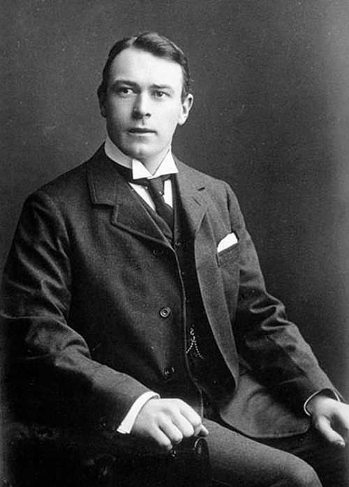 The Handsome Irish Man In The Photograph WasThomas Andrews(7 February 1873 15 April 1912),the Shipbuilder