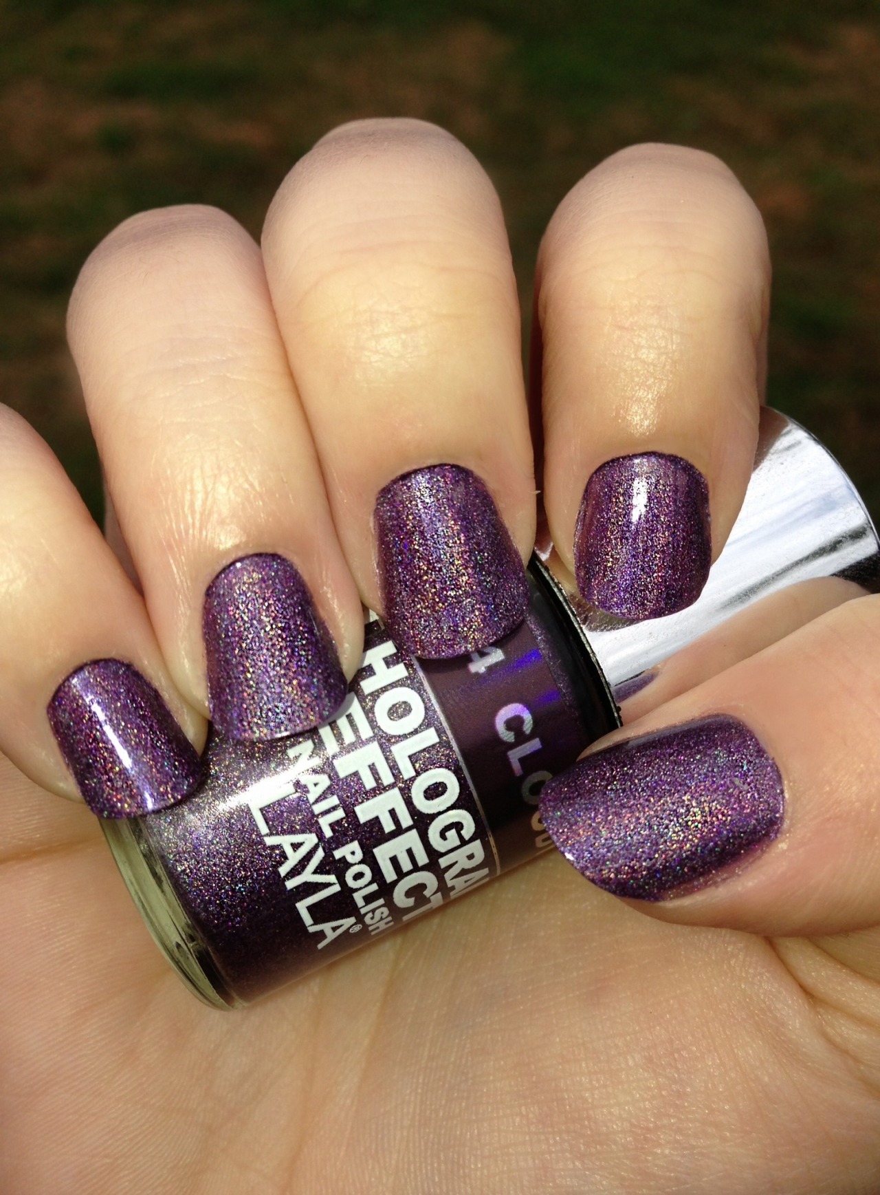 nailpornography:   Cloudy Violet Layla Hologram Effect  submitted by kalikina like