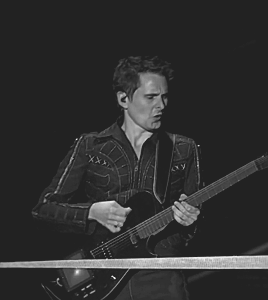 hyper-muse-music:  Matt Bellamy | Glastonbury Festival (2016)