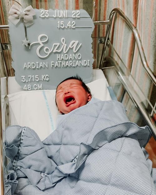 We’re overjoyed and happy to announce the birth of our first son, Ezra Hadano Ardian Fathariandi 👨‍👩‍👦
https://www.instagram.com/p/CfZAP6vP-pN/?igshid=NGJjMDIxMWI=