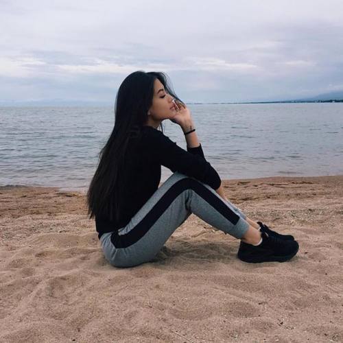 world-of-asian-beauties:  @aijanasemova_   Sweet!