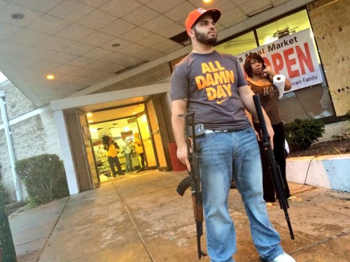 libertariantimes:Ferguson shop owner showed up with two assault rifles after people began looting hi