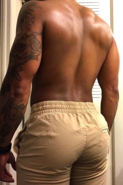 plumpjigglebootyrawdoggystyle:  darkpredator:  🍑🍑🍑  Booty 