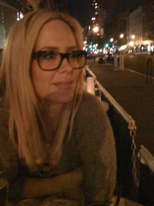 * Girls Don't Want A Boyfriend Girls Want Sarah Paulson And Billie Lourd *.*