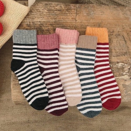 tobious:Winter Striped Wool Socks    ∟  discount code “ Joanna15”