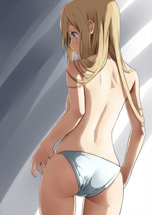 loli-appreciation:  Because I’m in a rather adult photos