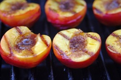 gymgirls123:  Grilled Peaches with CinnamonClick