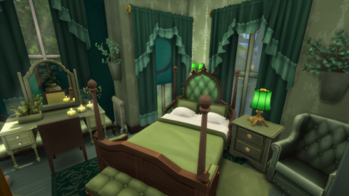 Quirky Green Cottage