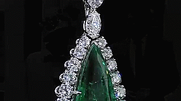 foreveroldhollywood:  Elizabeth Taylor’s Jewellery Collection