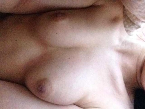 xuesexy: &lt; p&gt; 大晚上一个人好无聊 奶奶好看么 哥哥们还想看什么