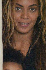 ohgod-awesome-posts:Hey y’all, it’s me B with Blue Ivy just hanging out Y’all cmere Come closer Lemme holla at y’all a second Y’all want this damn baby?