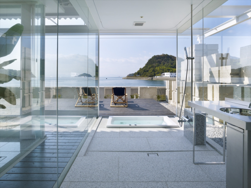 odaro:glass house for a driver / naf architect & design