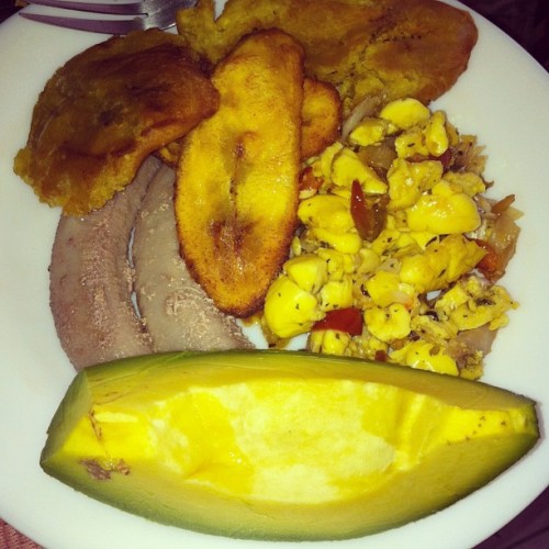 psrila:#food #hungry #breakfast #boiled #banana #advacado #pear #fruit #ackee #saltfish #plantain #a