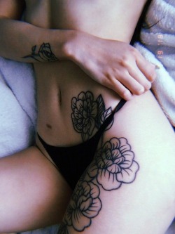 itsall1nk:More Hot Tattoo Girls athttp://itsall1nk.tumblr.com
