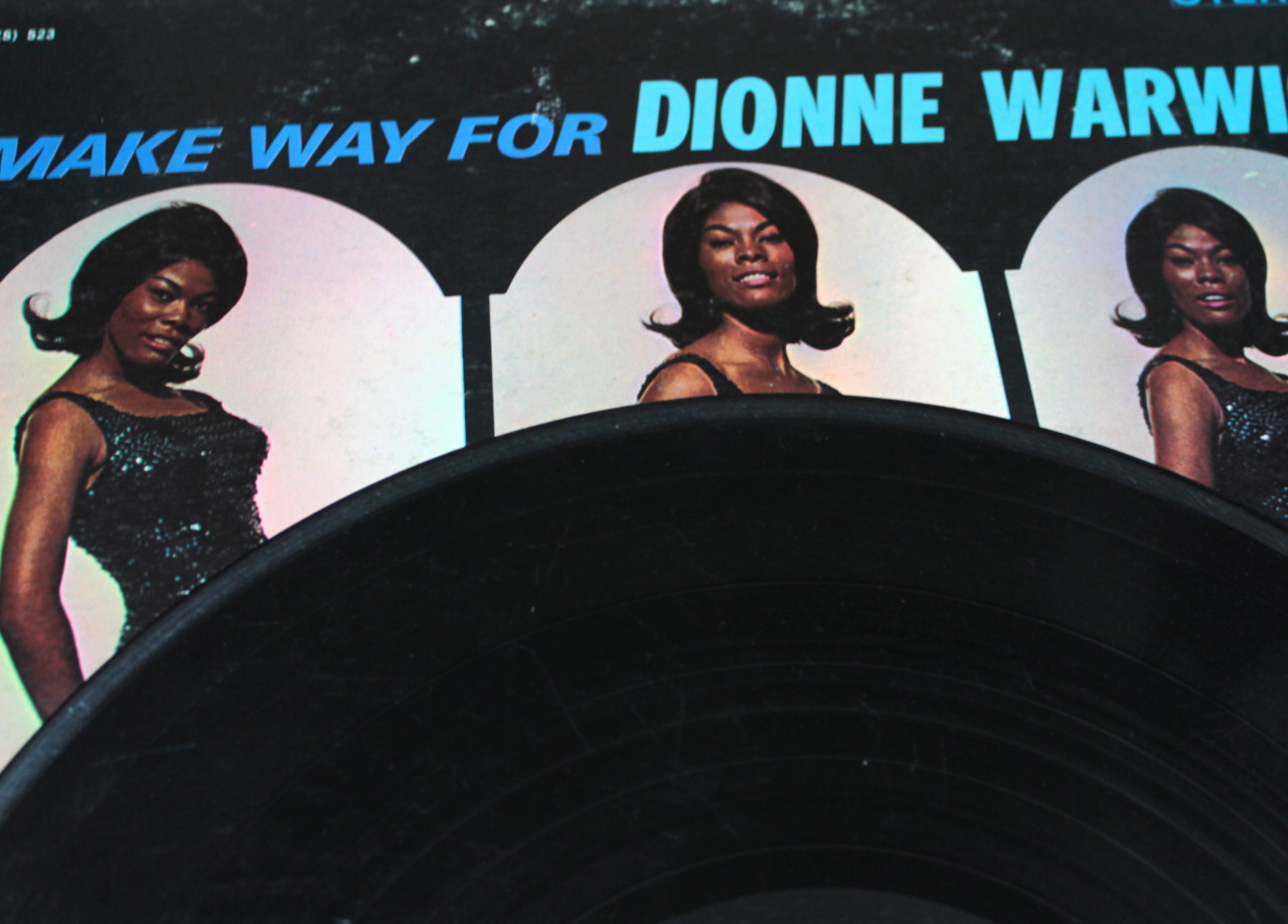 girlgoingplacestv:  A few years ago i started obsessing over vintage vinyl players.