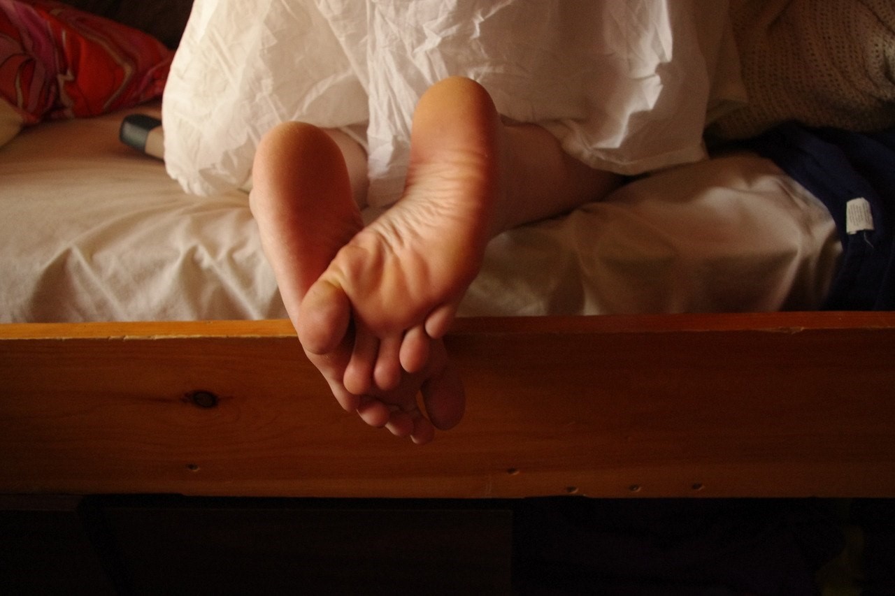 horny-girl-jacquelyn:  Toe fetish sex and foot fetish big feet