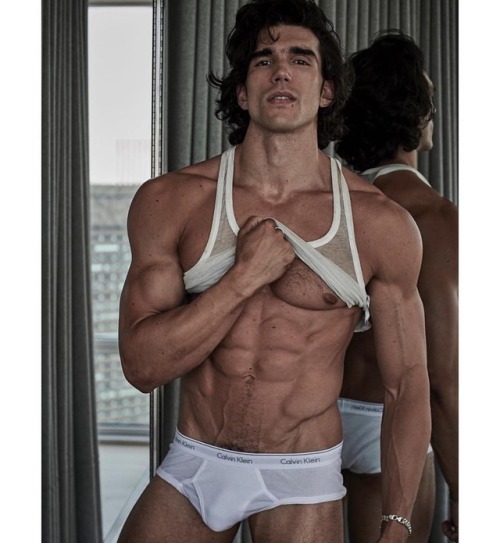 Expressive. Hard-bodied @nicol_matt @stewartshining #mattnicol #stewartshining https://www.insta