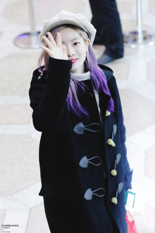 fyeah-twice: © FLOWER DANCE | Do not edit.