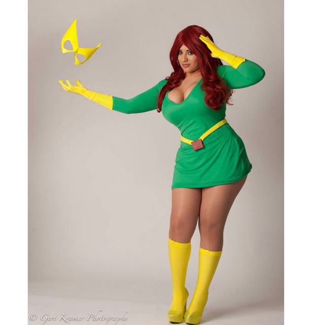 ivydoomkitty:  Don’t forget the first 200 #ivydoomkitty LTD Edition Calendar  orders