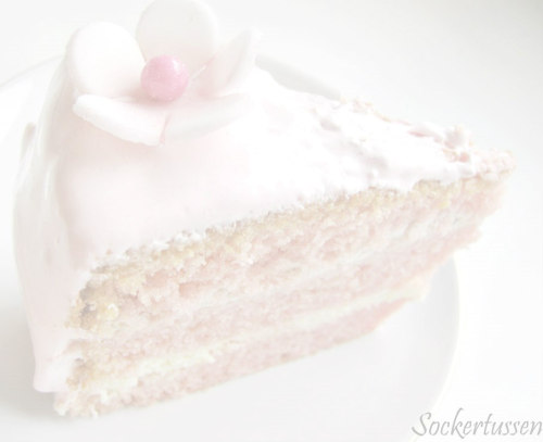 kawaiistomp: Pink Cake by Sockertussen  (please do not delete the credit)