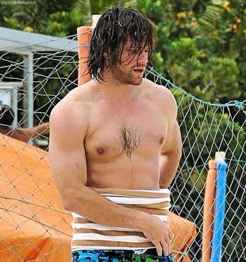 lipglosskaz:REASON 81/1000000 WHY I LOVE JARED :  Your buff chest (and everything else)