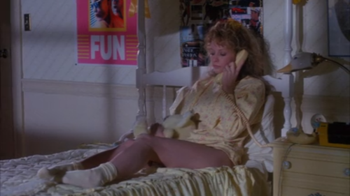 I love how the bedrooms in Heathers (1988) are a reflection of each girl’s personality. Production d