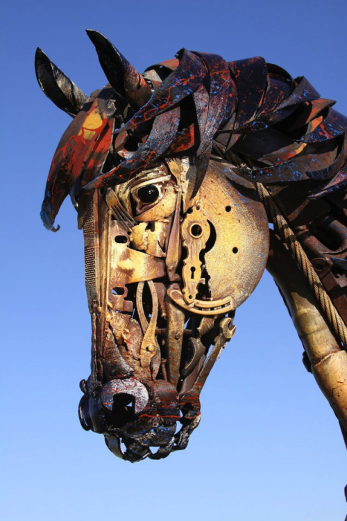 crossconnectmag:John Lopez was born and raised on a ranch in Western South Dakota. His western and rodeo theme bronzes have been well received by the public and have sold all over the country from California to New York. For the past ten years, John