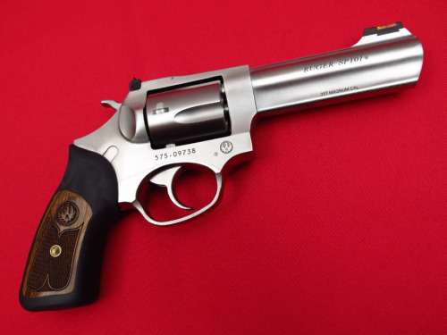 Guns 'n Sitch......