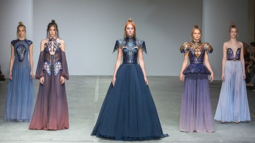 artnouveaustyle: Linda Friesen is a fashion designer based in the Netherlands who creates unique one