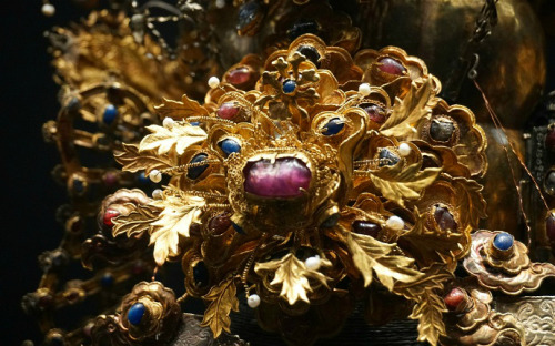 Another ancient gold phoenix crown from Ming Dynasty in the collection of Guizhou Provincial MuseumP