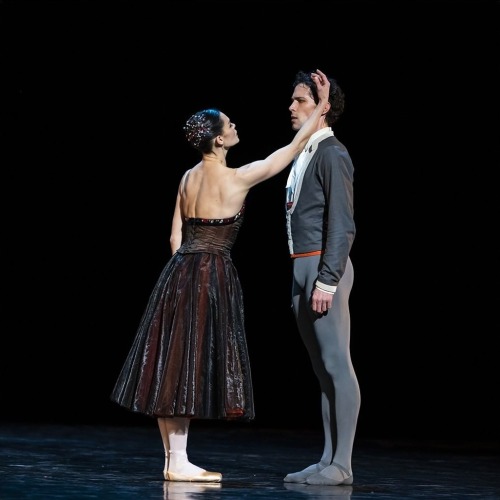 Stéphane Bullion & Alice RenavandJerome Robbins In the Night, Paris Opera Ballet © Julien Benham