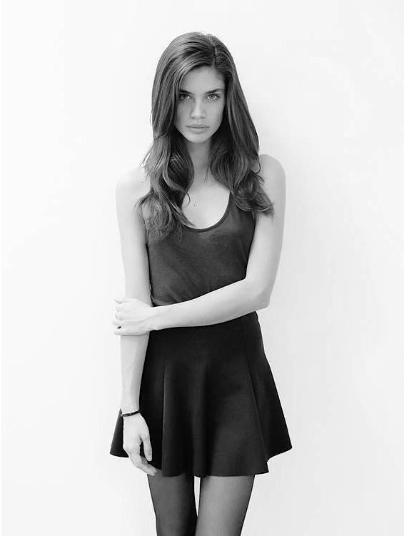 tinytonedcollarbones:  Xx 