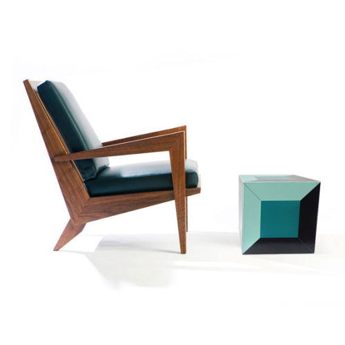 pxlbyte:  The 8-Bit Cube by James Bit This can be used as an end table, coffee table, or ottoman, and even has room for storage underneath. Made from pine and 3M products, no assembly is required. Continue? Press Start.