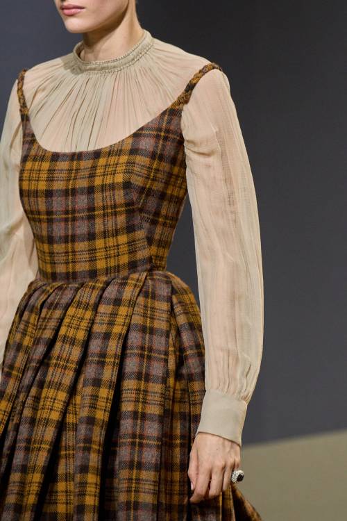 fashion-runways: CHRISTIAN DIOR Couture Fall/Winter