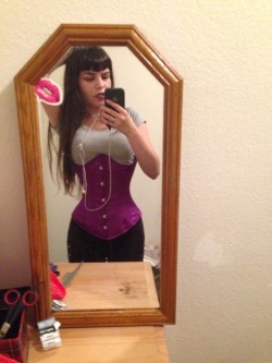 abriannaxsir:  Loving my 18inch corset. 