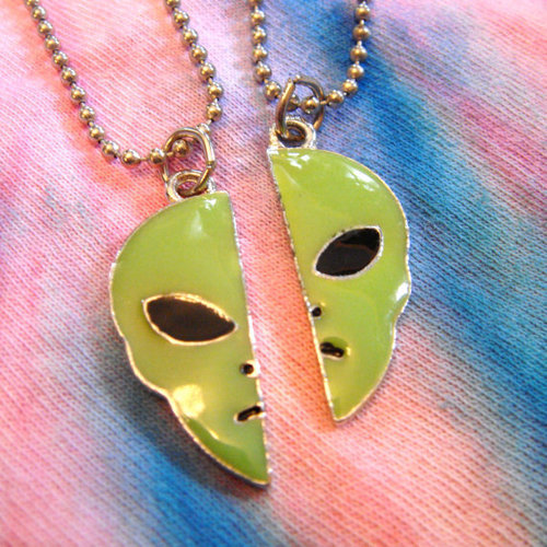 presidentbillclinton:  friendship necklaces 