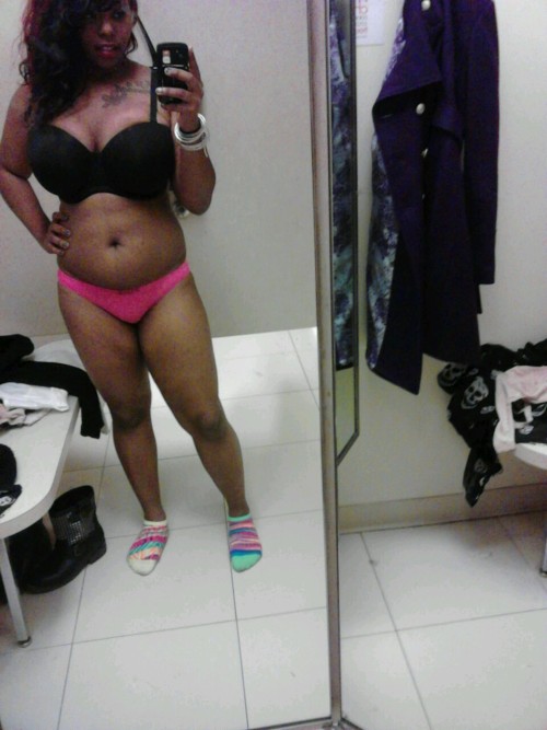 bigbrown68b10:   too sexy and yummy