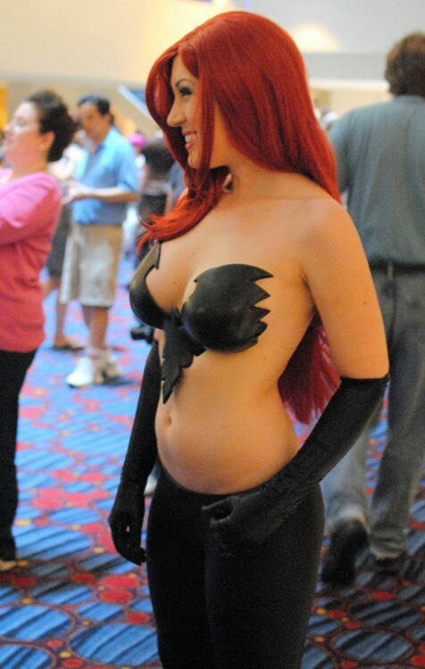 cosplayiscool:  Source:51 Sexiest Cosplay Outfits From Comic-Con EVERCosplayiscool