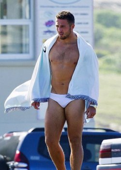 rugbyplayerandfan:  hairyathletes:  hotcelebs2000: