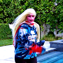 Mikachu1122: Alexfromjcpenney:  Kylos:      Jenna Marbles Messes Around With Face