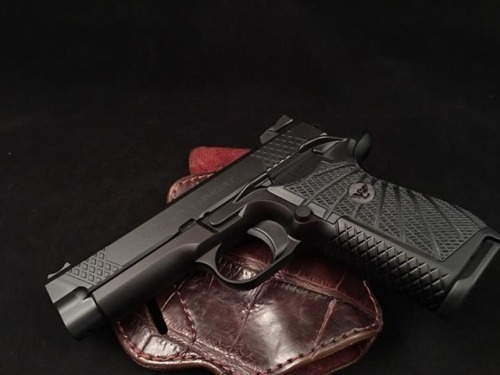 ineversurrender: Wilson Combat EDC X9 Black &amp; Grey