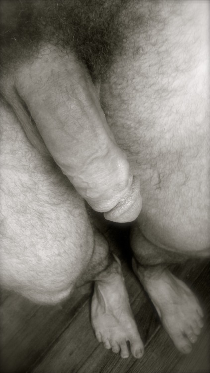 nickrobertsxxx:  …just some of me being me at home playing with my #bigdick -nick r. 