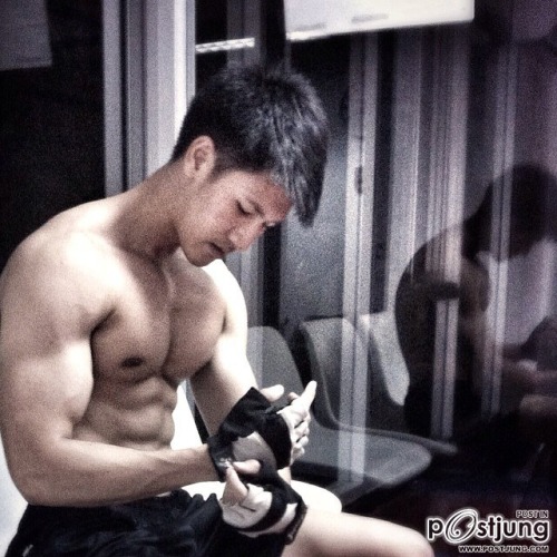 Viva!Asian hunks!