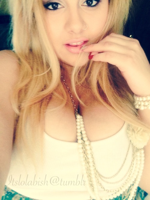 itslolabish:  Dumb blonde look