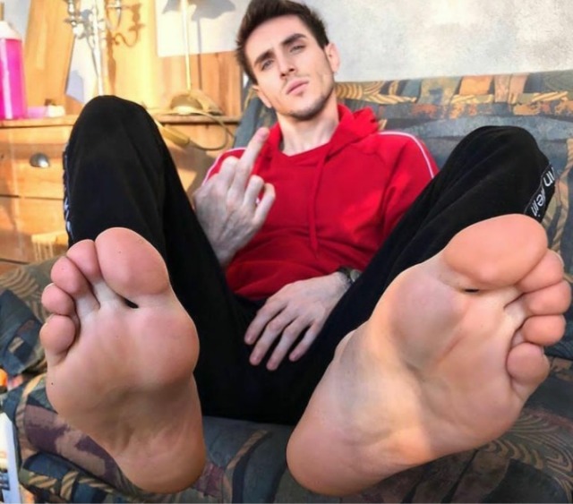 medleeasternguysfeet:Ayham and Abed sexy syrian teen boy 🇸🇾🔥 great feet