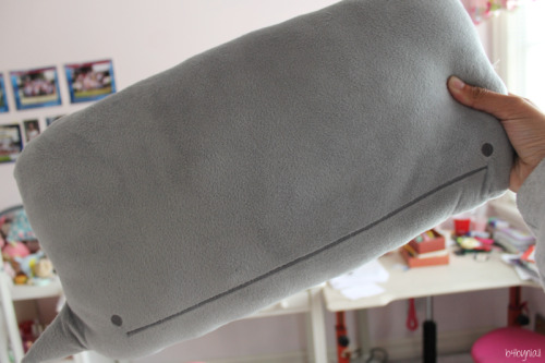 manqos:b4byniall:my sister got me a whale pillow! c:it looks like the awkward silence from Wong fu P