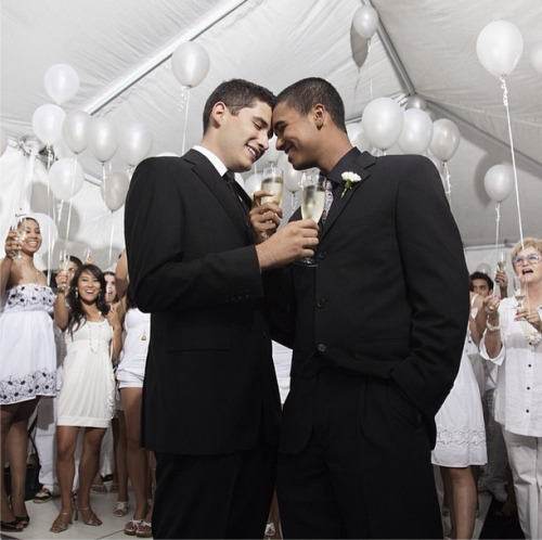 ~So happiness interracial gay couple,bless them!~~ ♥ Blackgaykiss.net  ♥ where we specialize in inte