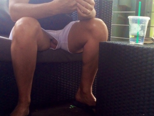 freeballingla:  freeballingla.tumblr.com want some coffee??
