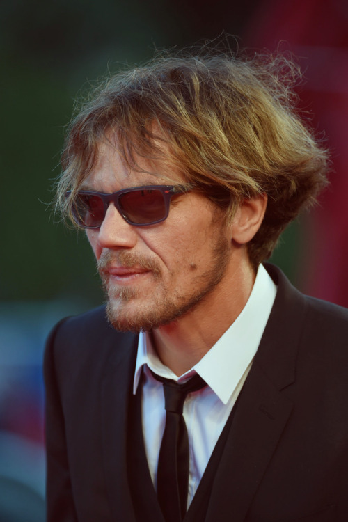 officialmikeshannonwebsitedotcom:  mike is 2 cool 4 ur premiere 